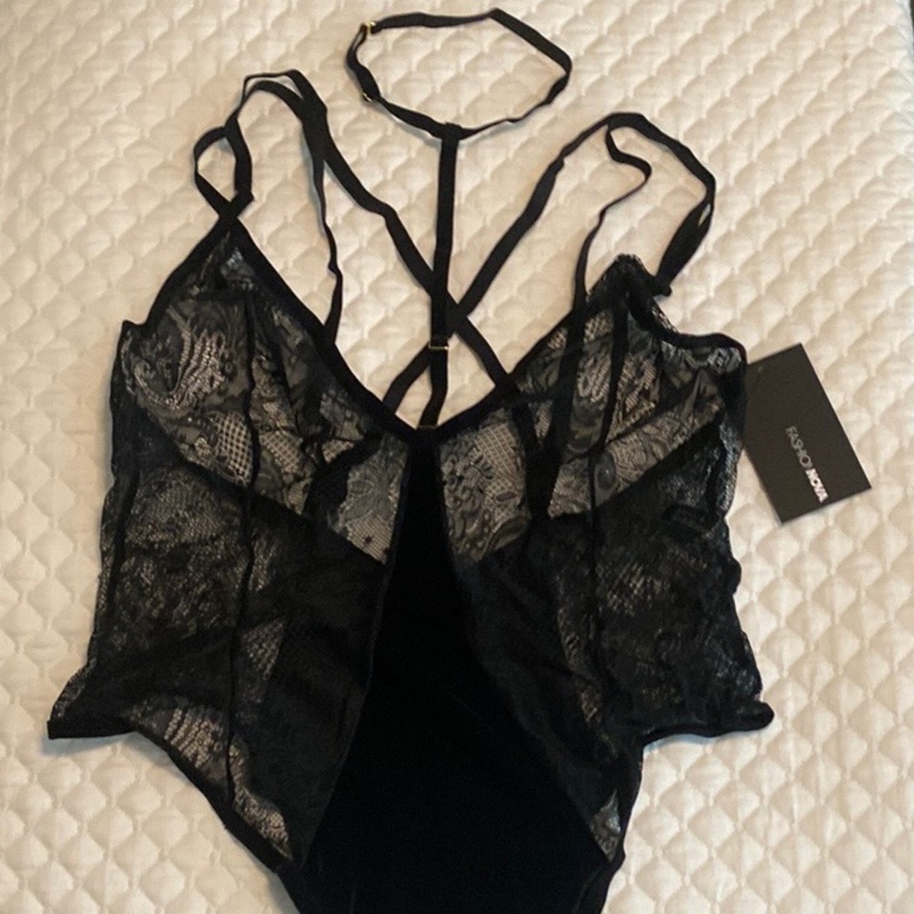 Fashion Nova Lovers Touch Lace and Velvet Teddy NWT Black size L/XL